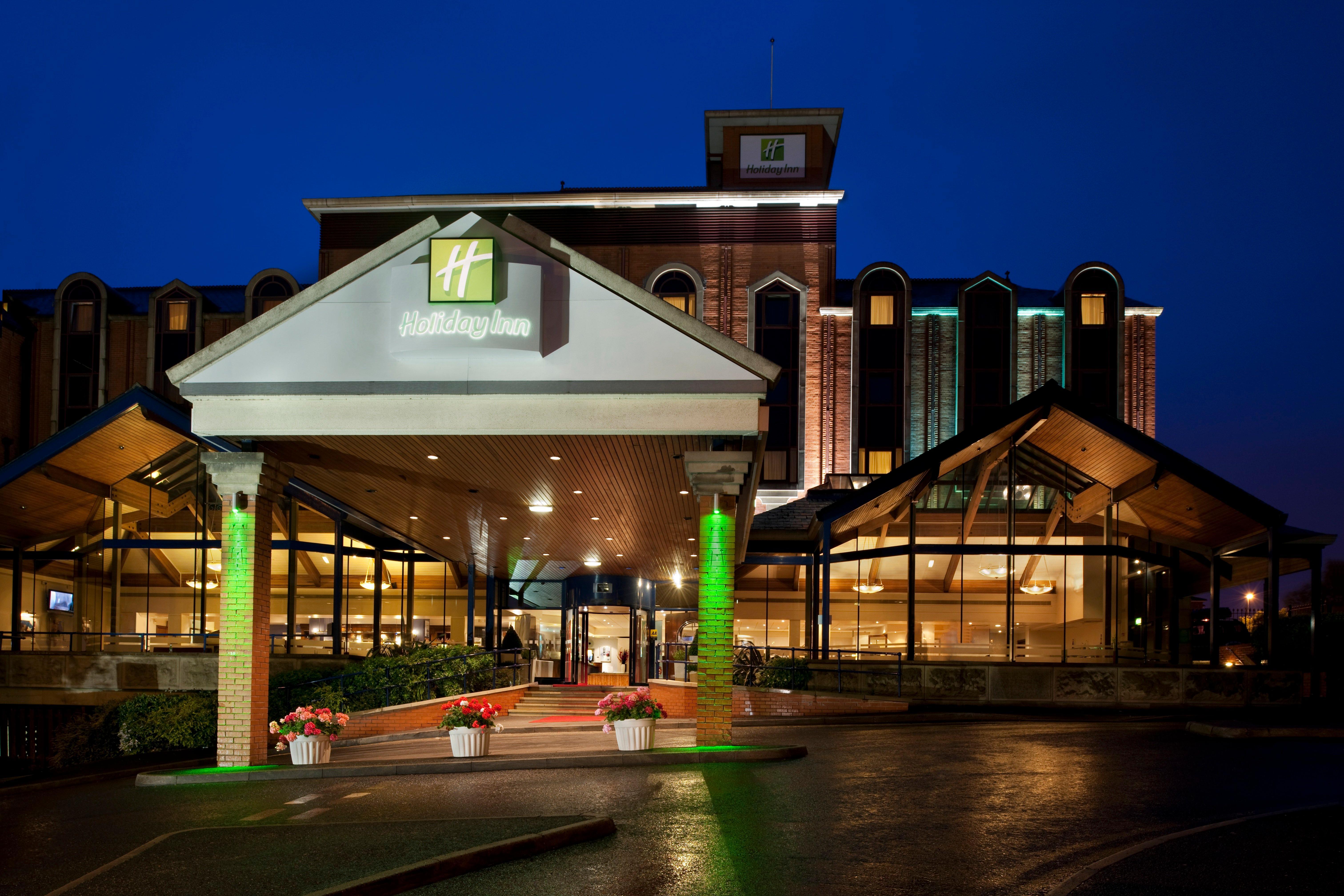 Holiday Inn Bolton Centre, An Ihg Hotel Bagian luar foto